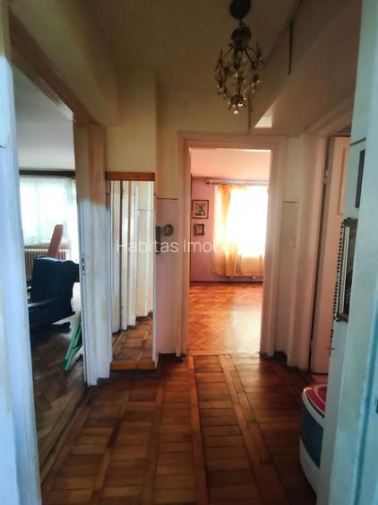 Apartament 2 camere, decomandat, parter cu balcon, GARAJ,  zona Mercur - 8