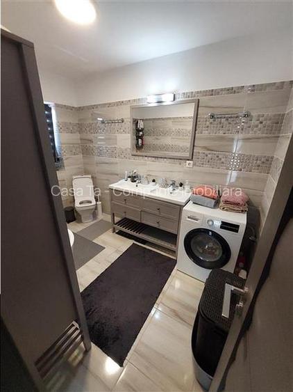 Vila deosebita pe Soseaua Rediu vis-a-vis de lac - 32