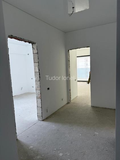 Vând apartament spațios cu 3 camere, situat în stațiunea Mamaia - 5