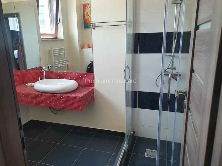 Vila p+2 in Mamaia Sat de vanzare,9 camere ,10 bai,3 bucatarii,posibilitate rate - 16