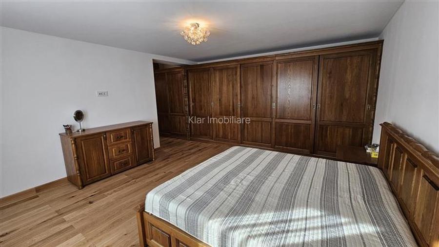 Casa renovata 200mp pe 2 niveluri,parcare, curte cu foisor,Centru, zona str. Par - 24