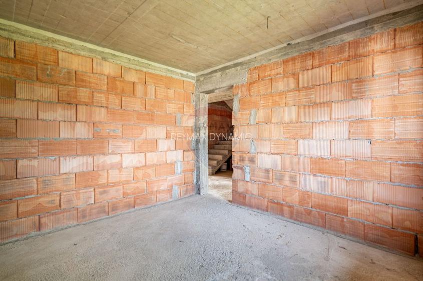 Casă / Vilă nouă de vânzare, la roșu, 5 camere, 225mp, Fântânele, Arad - 12