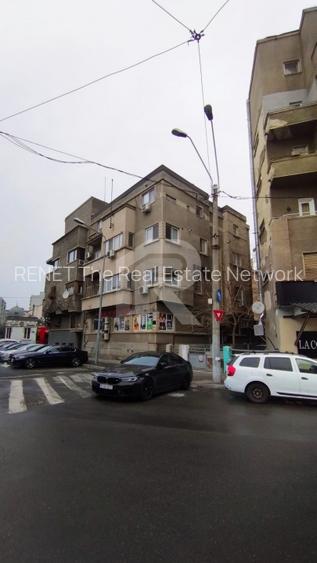 Bloc 30 camere - Piata Foisorul de Foc - 525000 euro - 2