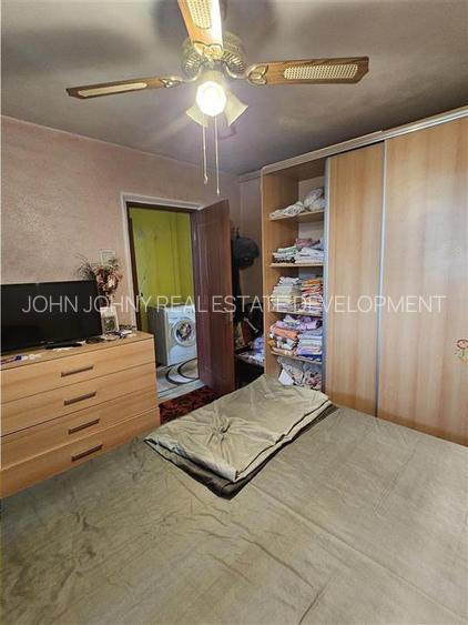 Apartament 3 camere decomandatStr. Uioara - 9