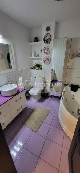 2 case si curte individuala la 400 de metri de statia de metrou Dristor 2  - 31