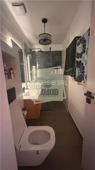 Apartament modern cu 4 camere 2 bai si logie inchis in Strand - 11