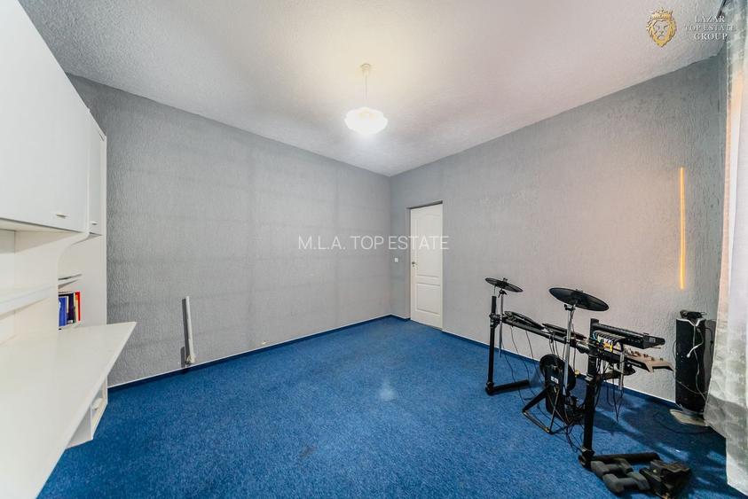 Casa de vanzare 7 camere Santana - 12