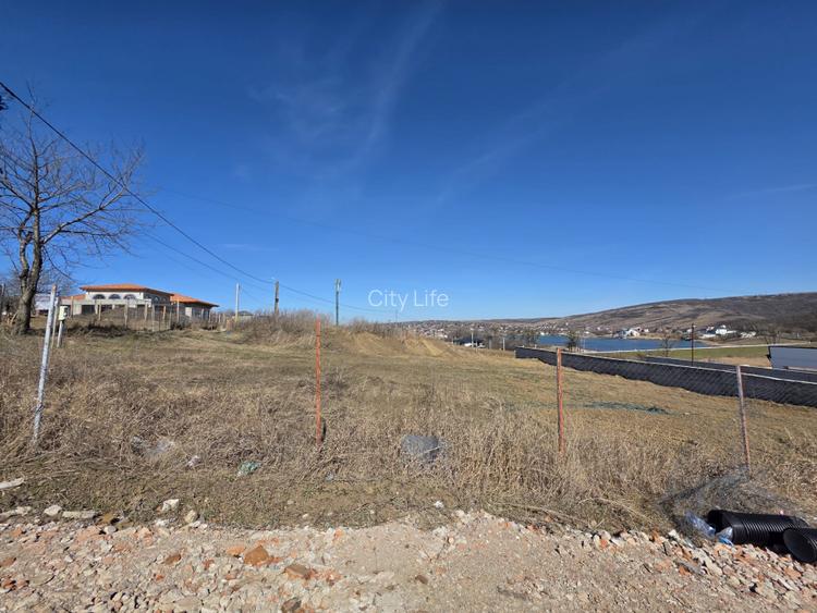 Teren intravilan Sorogari priveliste superba spre lac - 2