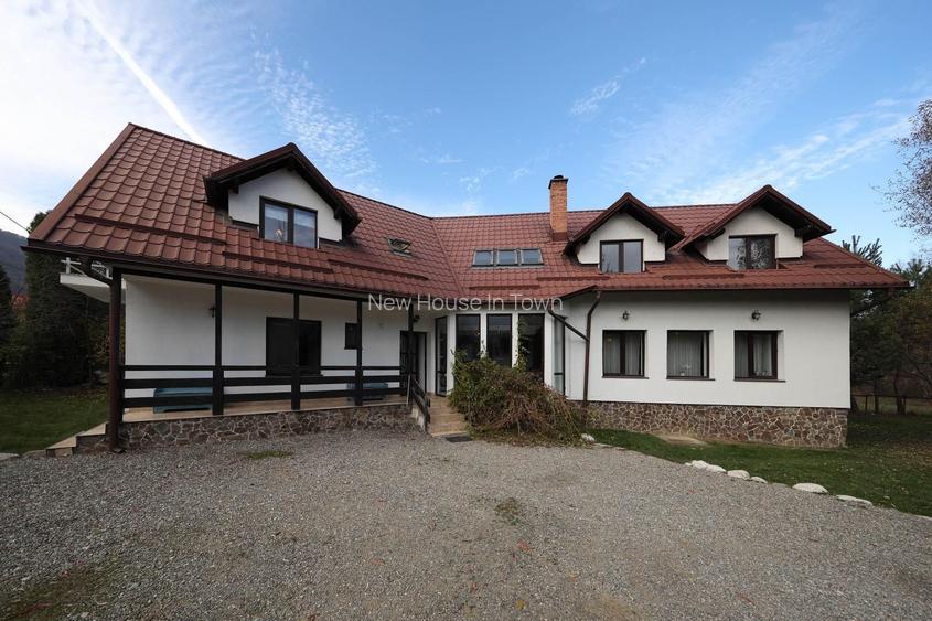 Vilă spațioasă de vânzare în Predeluț, Bran | 2000mp - 50