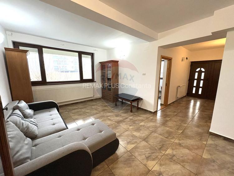 Casă / Vilă cu 5 camere de închiriat în zona Palazu Mare - 4