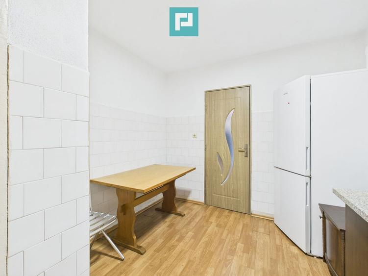 Apartament spațios cu 3 camere, decomandat