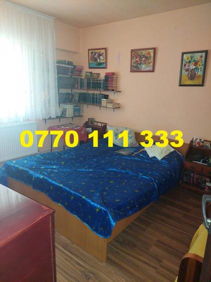 Apartament 3 camere decomandat, zona Vidin.