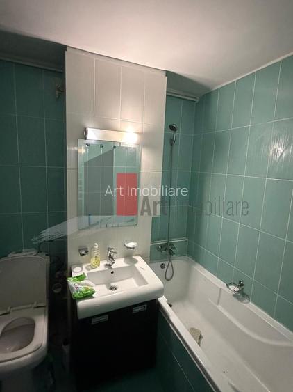 Apartament cu trei camere de vanzare-Crangasi-loc de parcare - 6