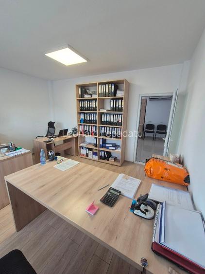 Spatiu central birouri, cabinete - 5