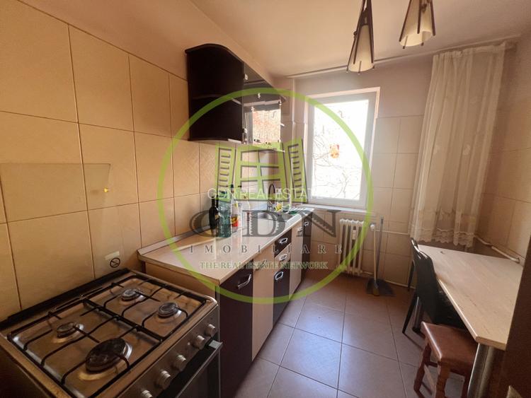 Apartament 2 camere, semidecomandat, cartier Sarari, zona Spania - 3