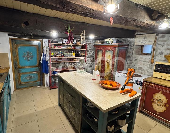 Casa de vanzare specific sasesc si atelier pret avantajos Cisnadioara - 7