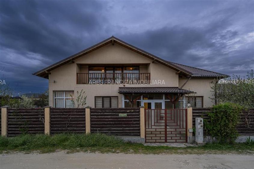 DOMNESTI,VILA INDIVIDUALA,4 CAMERE,258 MP,TEREN 700 MP,AN 2017 - 22