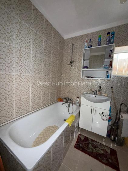 Casa cu trei camere avand 90mp suprafata utila, 1.200 mp teren, in zona Mehala - 12