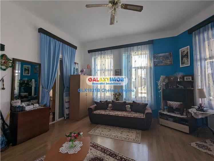 Armeneasca etaj vila 5 camere ,suprafata 200 mp, loc parcare - 4