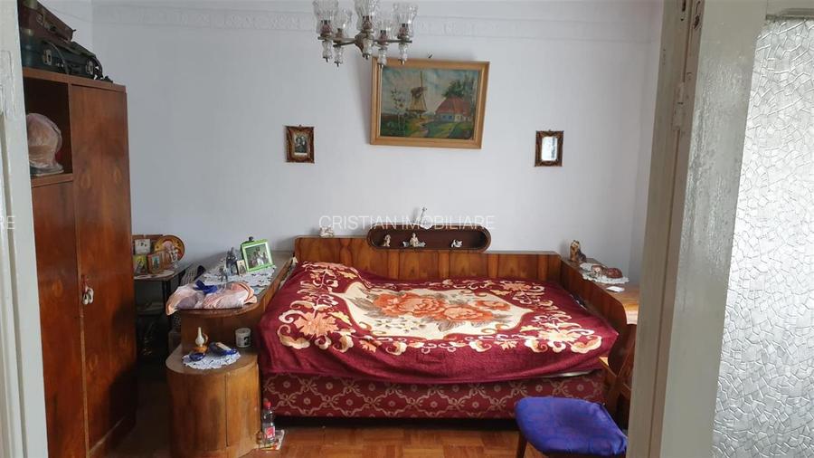 zona Grivitei-Pta Mare Vila P+1, 6 camere, 2 bai teren 242mp deschidere 10 m la - 18