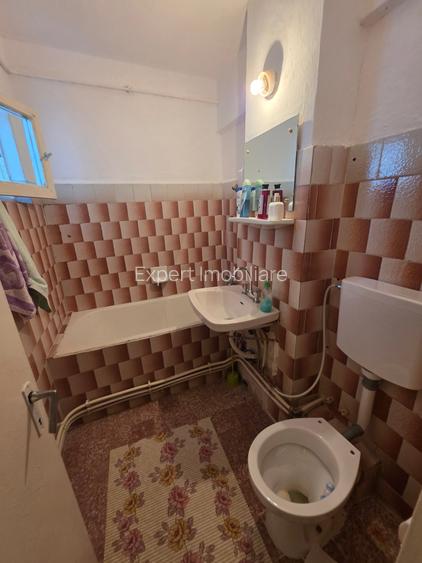 3 camere C. Calarasilor  - Viziru , 2 balcoane, sup 70 mp - 5