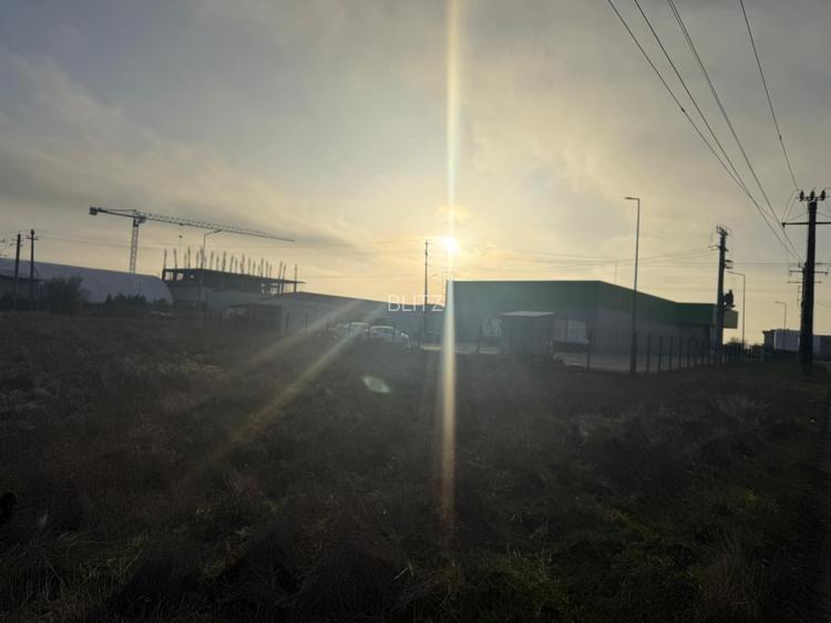 Teren intravilan , 3000 mp , deschidere 78 m, zona Carcea - 3