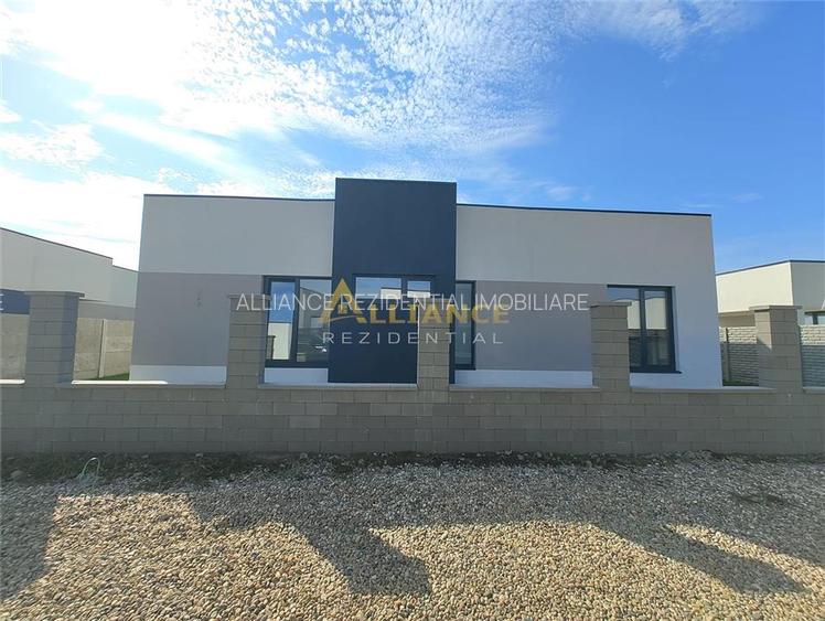 Casa individuala - 3 dormitoare, - 402 mp teren - Aviatorilor - 3