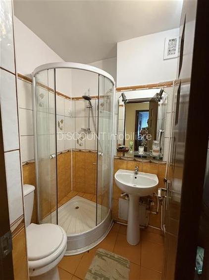 Apartament cu 4 camere zona  9 Mai - 12