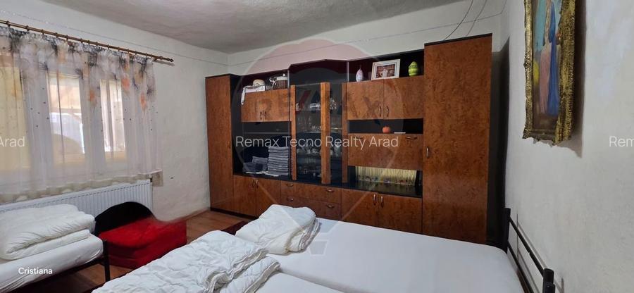 Casă cu anexă, livadă și panouri fotovoltaice - 2