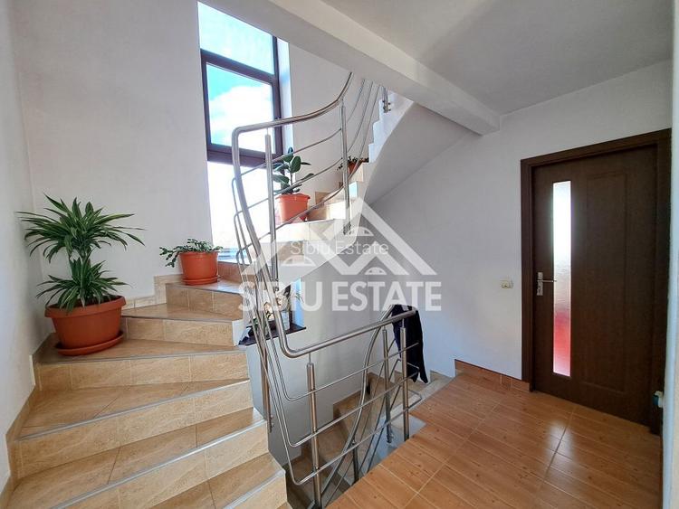 Casa Sibiu cu pivnita si garaj, curte mare - 22