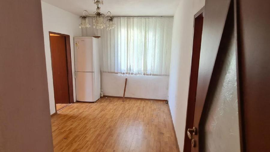 CARTIER PROGRESUL - SLATINA, Apartament cu 3 camere - 40 mp - etaj 4/4, Str - 5