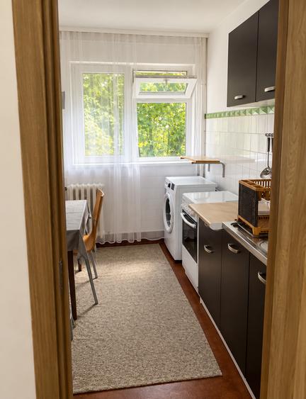 RENOVAT / CU BALCON SI METROUL JIULUI LA INDEMANA - 2 CAMERE BUCURESTII NOI