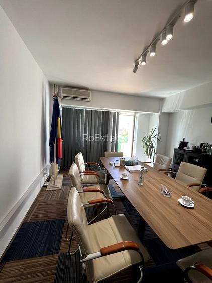 Apartament cu 3 camere de vanzare Unirii, intersectie Nerva Traian - 2