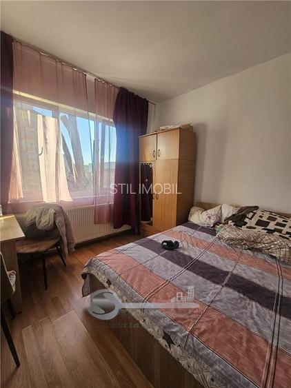 Cameră cămin 20 mp, mobilată, etaj 3 – Dacia (Biserica Catolic - 2