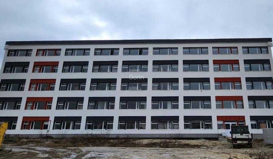 Inchiriez cladire de birouri/clinica - 8