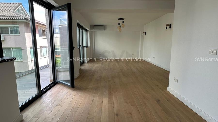 REA1019446 Apartament cu 3 camere singur pe etaj Polona - 2