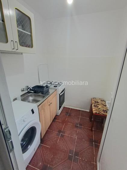 2camere zona școala Nr 8 -I.c Brătianu - 8