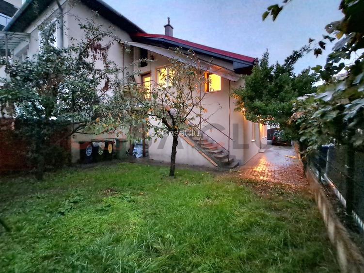 Casă calcan, Curte,  grădină, Iris!! - 17