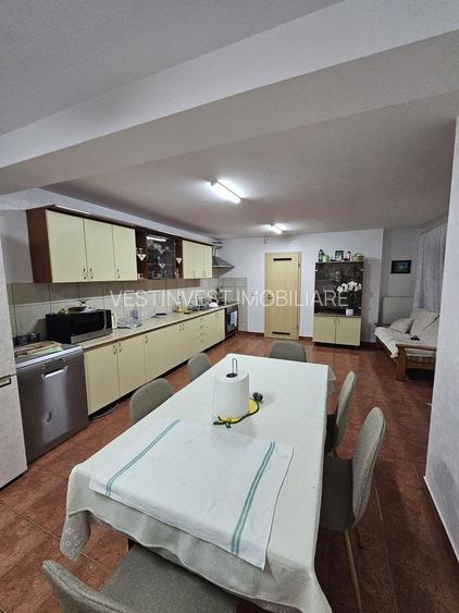 Vila  Oradea zona Iorga 420 mp ,teren 2000 ml - 16