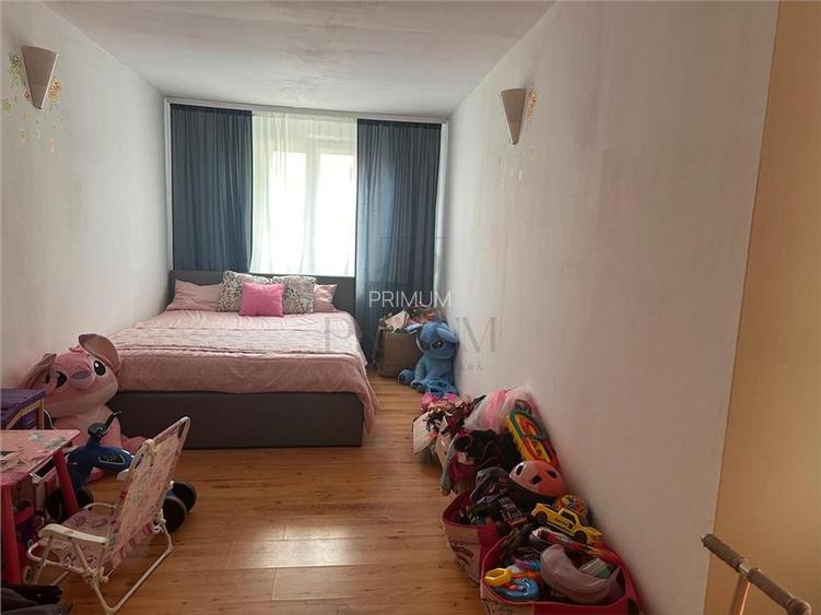 DAMBOVITA CASA 4 CAMERE, DECOMANDAT, PANOURI SOLARE - 11