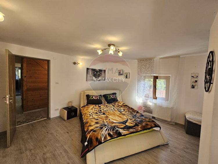 Casă solidă din cărămidă, mobilată, garaj, teren generos – Tarcău - 28