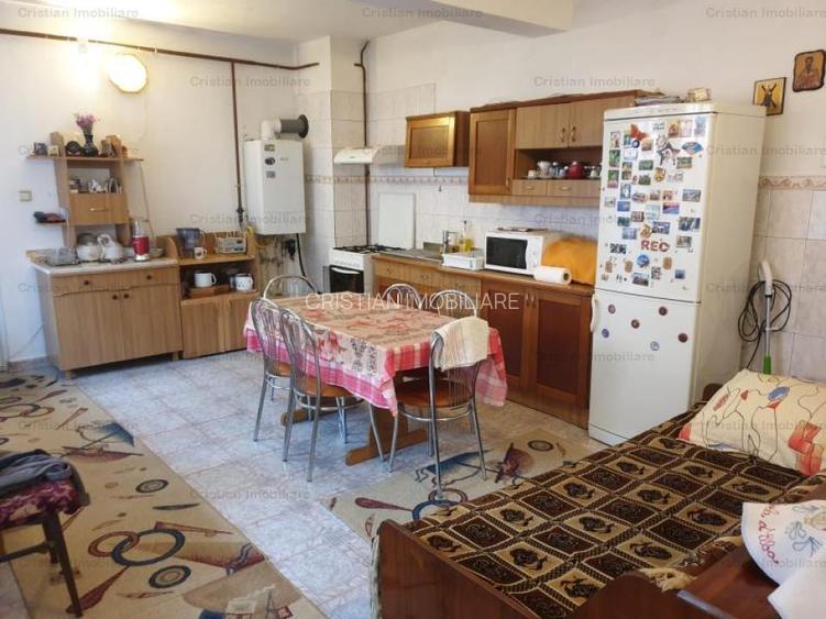 C.Galati -Independentei Vila P+1 299mp Construit anul 2000, teren 300mp - 4