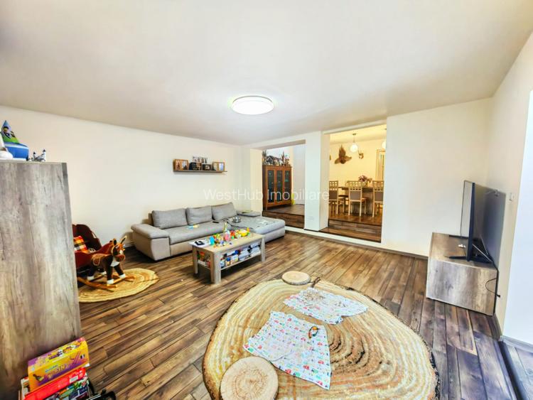 Casa Inedita , 300 mp utili, P+M,  5 bai, 6 dormitoare , 1975 mp teren,  Sacalaz - 2