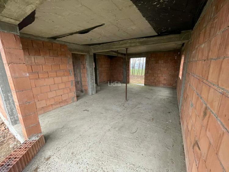 De vazare casă la roșu  - 8