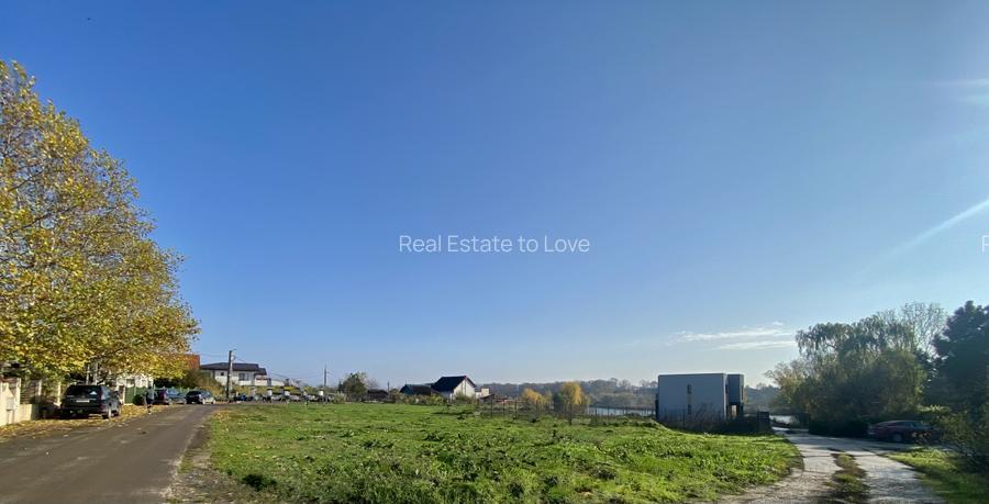 Teren vedere panoramica partial lac si padure, central, toate utilitatile - 8
