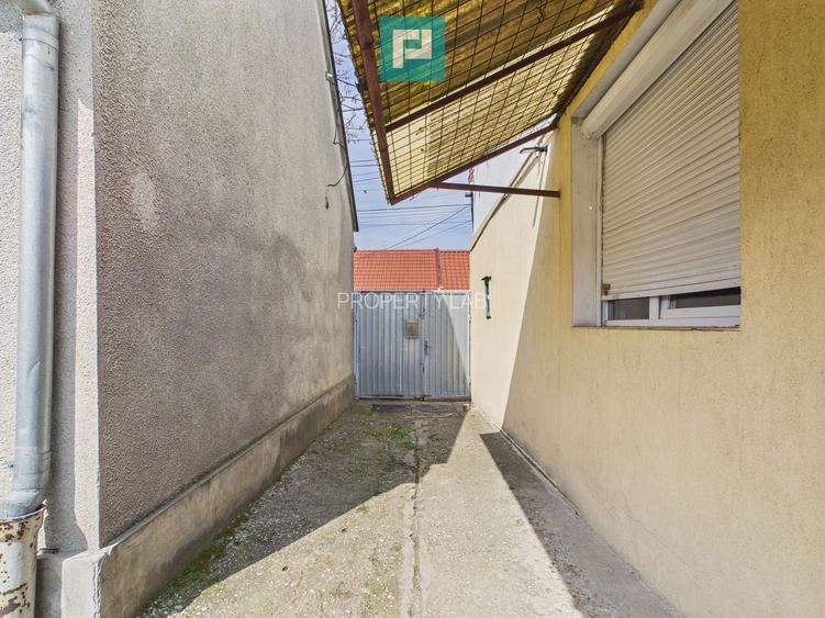 2 case separate + curte 1400 mp – Zona Dâmbovița - 23