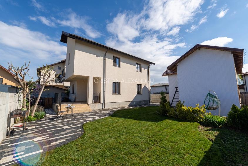 Vila Tunari  la cheie si garaj cu spatii de depozitare  - 2