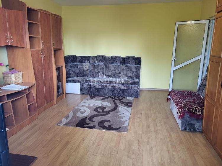 Anda , 3 camere , centrala gaze , etaj intermediar - 2