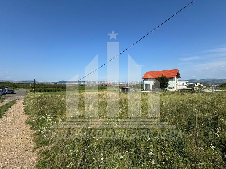 Teren intravilan | De vanzare | 689 mp | 27 ml deschidere | Podei - 4