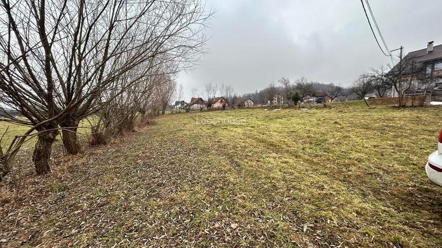 Teren Moieciu cu vedere catre Paitra Craiului - 3